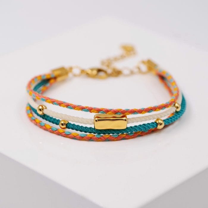 Βραχιόλι με βαμβακερά κορδόνια